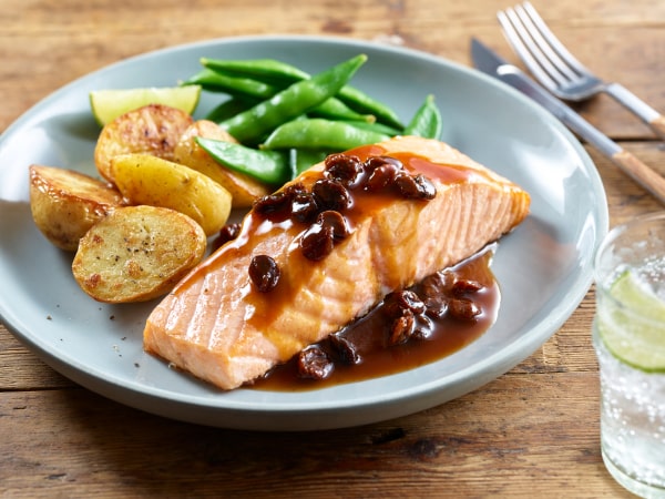 Oven baked salmon raisin sauce